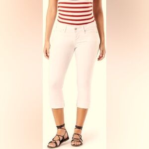 Levi's Classic Slim White Capris